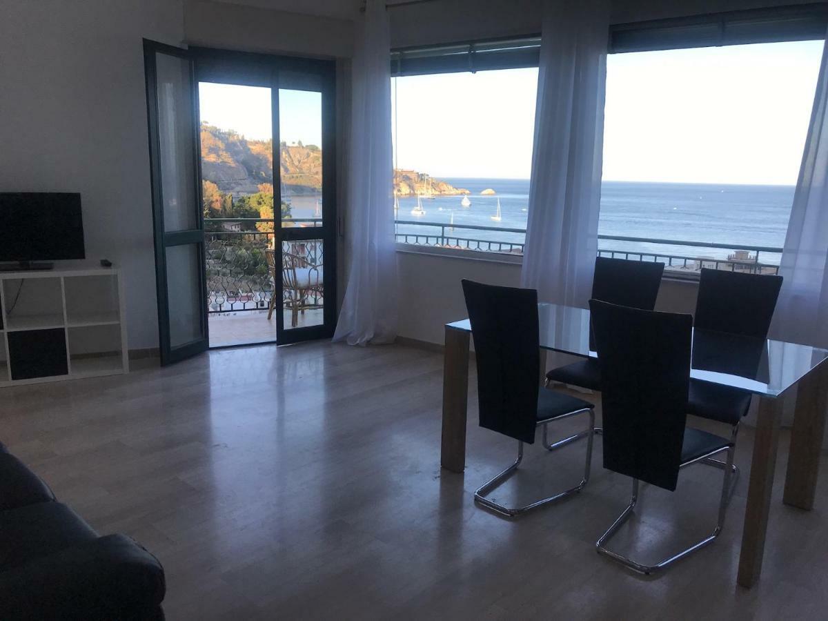 Baia Taormina Apartment Giardini Naxos Exterior photo